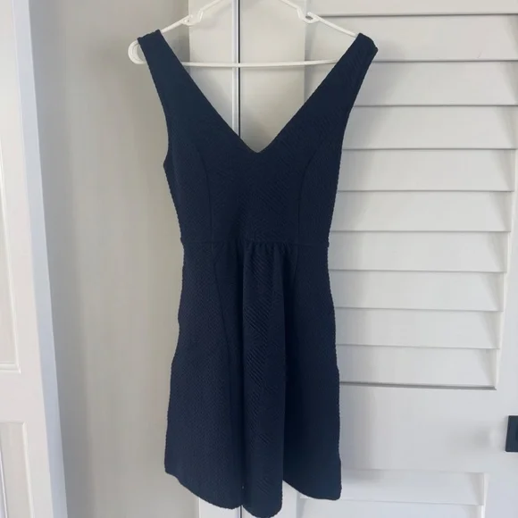 Dresses - Picture 6 of 10